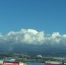 富士山が雲のかけ布団をすっぽり